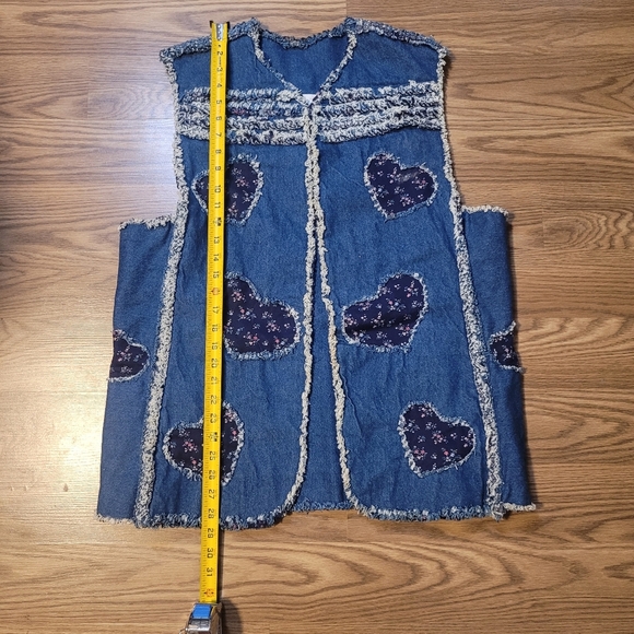 Kitschy Vintage Denim Vest with Heart Accents - Picture 8 of 9